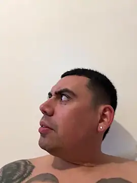 davidxxx099 online show from April 21, 2026, 10:45 pm