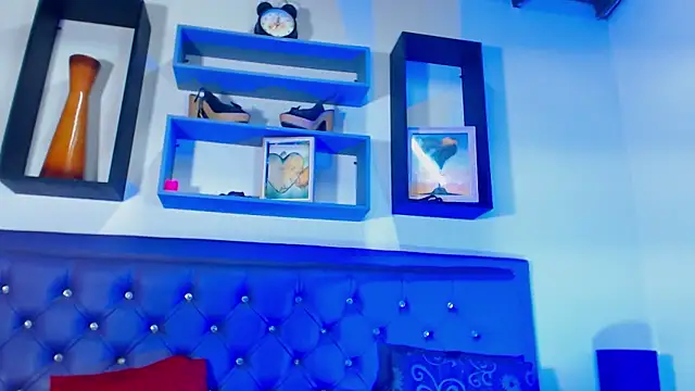 alejadolly online show from January 15, 2026, 8:23 pm