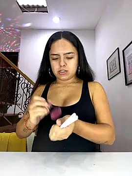 Snapshot of EmilyHarperr chatting on September 23, 2025, 11:24 am EmilyHarperr online show from September 23, 2025, 11:24 am