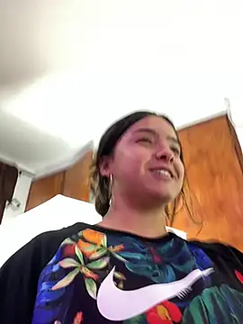 Snapshot of EmilyHarperr chatting on October 20, 2025, 11:32 am EmilyHarperr online show from October 20, 2025, 11:32 am