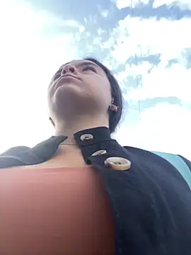 Snapshot of EmilyHarperr chatting on October 31, 2025, 11:33 am EmilyHarperr online show from October 31, 2025, 11:33 am