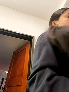 Snapshot of EmilyHarperr chatting on November 5, 2025, 11:32 am EmilyHarperr online show from November 5, 2025, 11:32 am