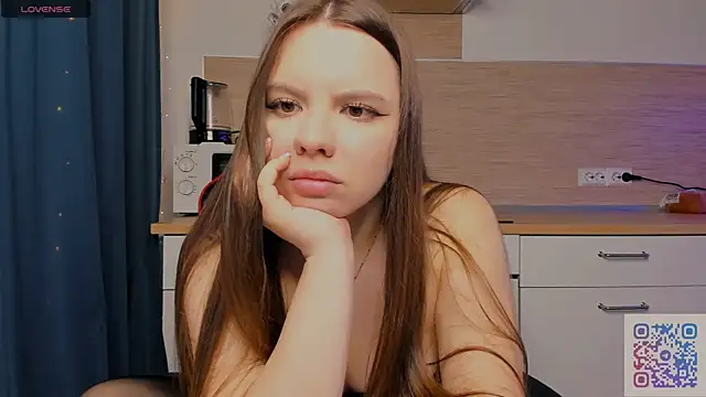 Chloe loo online show from May 17, 2026, 6:37 pm