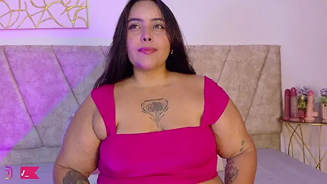 Snapshot of TinaCurv chatting on October 29, 2025, 7:59 pm TinaCurv online show from October 29, 2025, 7:59 pm