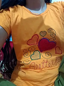 Snapshot of maya-Couple19 chatting on October 31, 2025, 6:09 pm maya-Couple19 online show from October 31, 2025, 6:09 pm