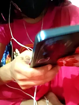 Snapshot of maya-Couple19 chatting on November 5, 2025, 7:47 pm maya-Couple19 online show from November 5, 2025, 7:47 pm