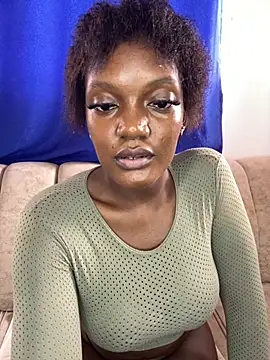 Snapshot of Its_Makena chatting on October 29, 2025, 8:49 am Its Makena online show from October 29, 2025, 8:49 am