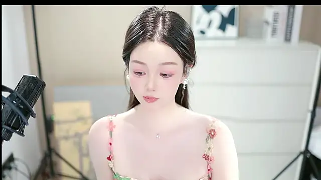 Snapshot of abbyli12 chatting on November 12, 2025, 3:23 pm abbyli12 online show from November 12, 2025, 3:23 pm