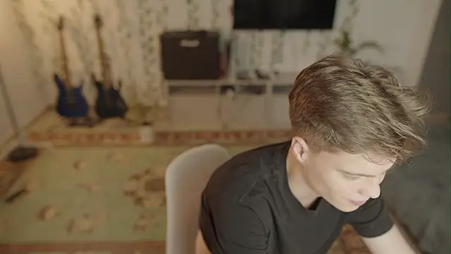 RusBradPitt online show from December 22, 2025, 2:14 pm