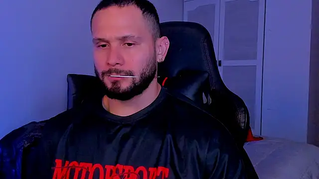 Snapshot of andrewcorey1 chatting on October 7, 2025, 4:26 pm andrewcorey1 online show from October 7, 2025, 4:26 pm