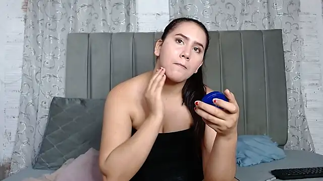 Snapshot of HOTEXTREMCOUPLE chatting on October 18, 2025, 3:53 am HOTEXTREMCOUPLE online show from October 18, 2025, 3:53 am