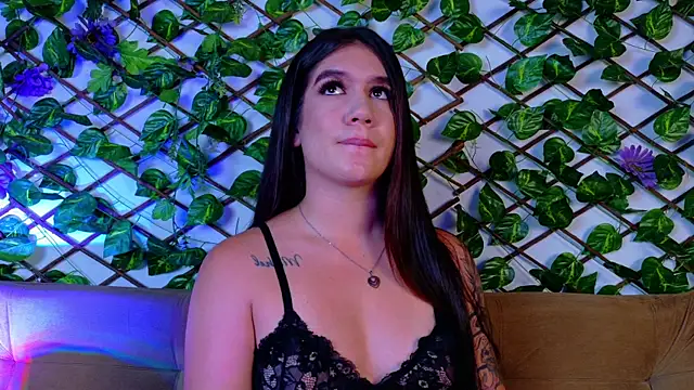 kloe bella online show from October 9, 2025, 3:26 am