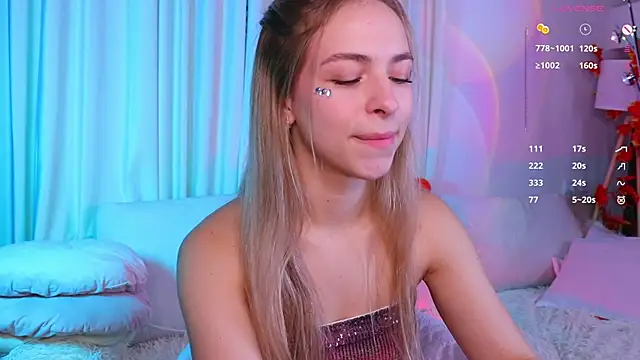 Snapshot of ShinyBarbie chatting on October 24, 2025, 6:43 am ShinyBarbie online show from October 24, 2025, 6:43 am