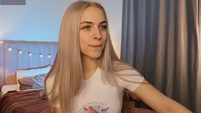 ShinyBarbie online show from November 27, 2025, 6:48 am