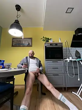 Snapshot of smint06 chatting on March 25, 2026, 10:32 am smint06 online show from March 25, 2026, 10:32 am