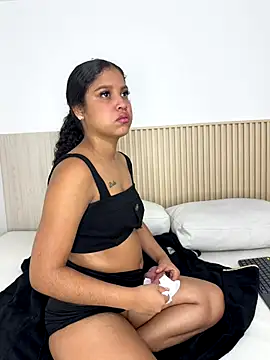 alena brown  online show from October 2, 2025, 12:01 pm