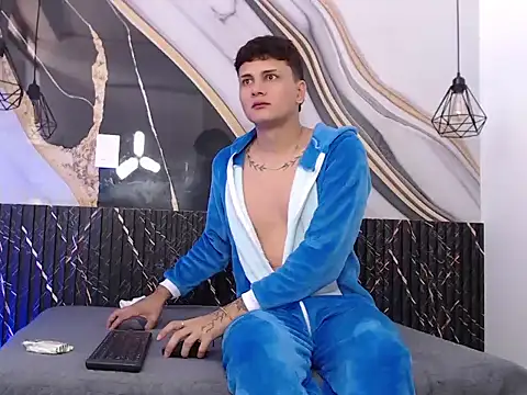 LiamCardona online show from September 12, 2025, 7:36 pm