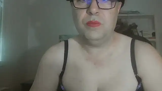 nataliacd online show from September 17, 2025, 2:08 pm