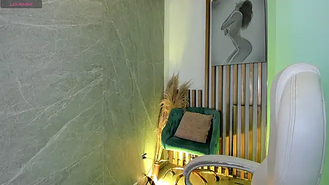 PauliinaBelle  online show from April 4, 2026, 1:08 pm