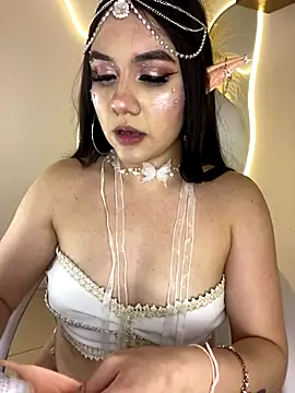 Zoe Serrat online show from October 31, 2025, 1:01 pm