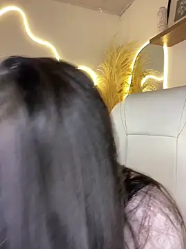 Zoe Serrat online show from November 26, 2025, 12:39 pm