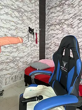 AlisSon  hot online show from December 14, 2025, 6:45 pm