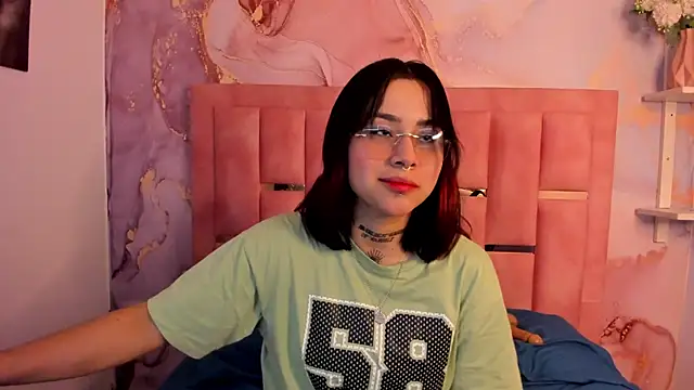 Nixielee   online show from September 13, 2025, 3:06 am