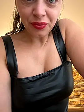 ladywithbigass online show from November 3, 2025, 5:52 am