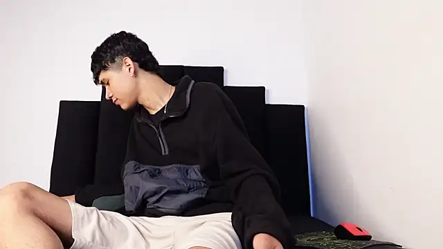 alexmark  online show from October 10, 2025, 1:54 pm