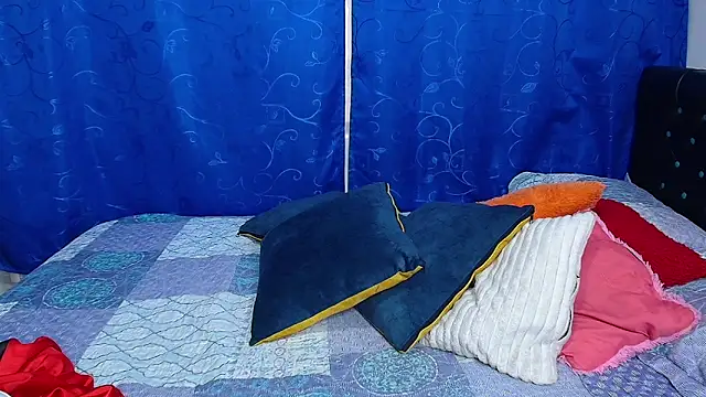 Snapshot of melikaronit2 chatting on October 7, 2025, 5:43 pm melikaronit2 online show from October 7, 2025, 5:43 pm