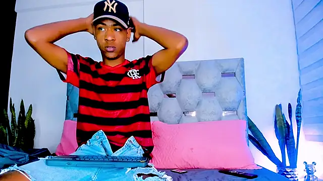 tiago xxx  online show from October 24, 2025, 11:56 pm