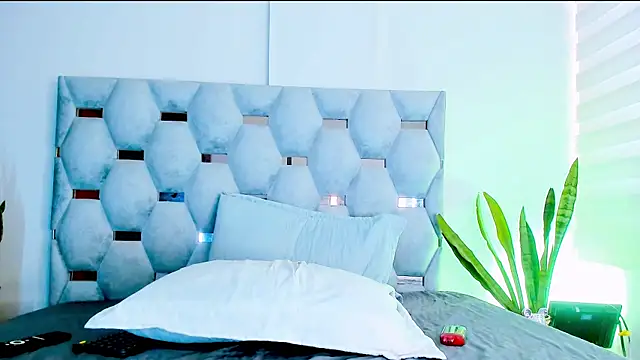 tiago xxx  online show from October 27, 2025, 8:57 pm