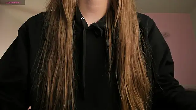 TiffannySins online show from April 5, 2026, 11:24 pm