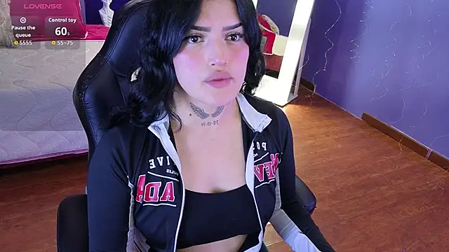 sari belle online show from November 24, 2025, 8:52 pm