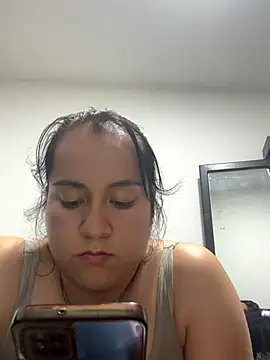 Snapshot of Leonis_0 chatting on October 15, 2025, 3:06 am Leonis 0 online show from October 15, 2025, 3:06 am