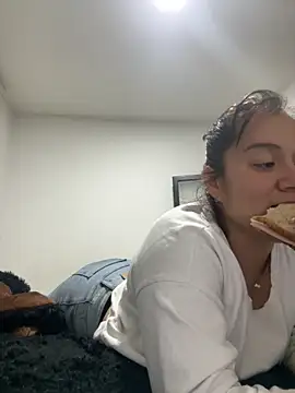 Snapshot of Leonis_0 chatting on November 12, 2025, 2:23 am Leonis 0 online show from November 12, 2025, 2:23 am