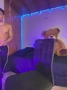 Snapshot of RickKrong_ chatting on October 17, 2025, 2:37 am RickKrong online show from October 17, 2025, 2:37 am