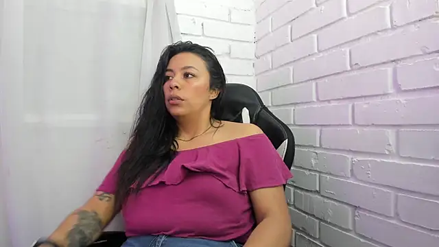 Snapshot of Ashley_owens__ chatting on September 16, 2025, 7:15 pm Ashley owens online show from September 16, 2025, 7:15 pm