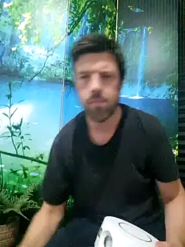 Snapshot of welcome-to-the-jungle chatting on July 7, 2026, 8:13 pm welcome-to-the-jungle online show from July 7, 2026, 8:13 pm