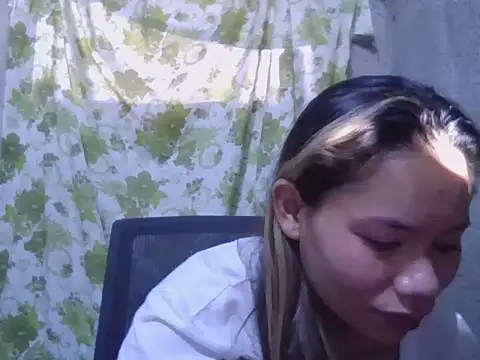 Sweeetgurll online show from November 16, 2025, 12:38 am