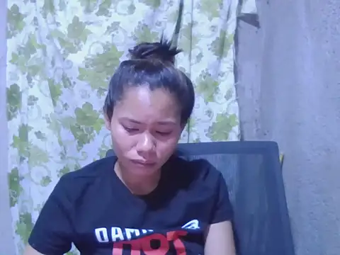 Sweeetgurll online show from November 18, 2025, 3:27 pm