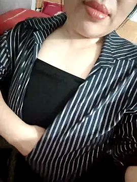 Snapshot of Julyy08 chatting on September 30, 2025, 10:31 am Julyy08 online show from September 30, 2025, 10:31 am