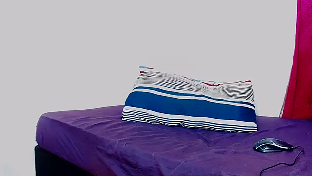 Snapshot of FreakyScarlet00 chatting on November 8, 2025, 5:40 am FreakyScarlet00 online show from November 8, 2025, 5:40 am