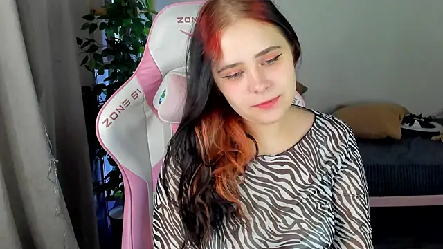 Alis Platt online show from November 3, 2025, 6:25 am