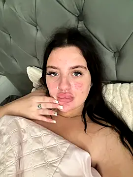 Snapshot of Victoriasteel chatting on September 24, 2025, 9:56 am Victoriasteel online show from September 24, 2025, 9:56 am