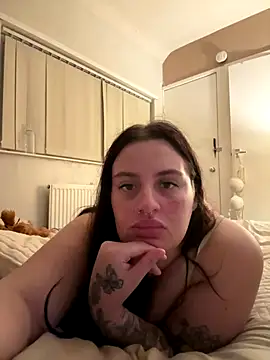 Snapshot of Victoriasteel chatting on November 4, 2025, 5:56 pm Victoriasteel online show from November 4, 2025, 5:56 pm