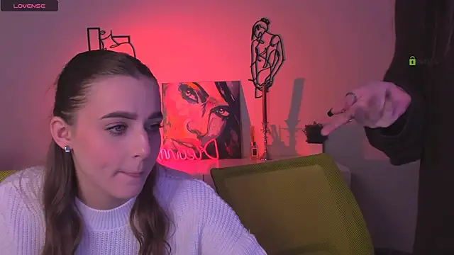 Snapshot of aria_moo chatting on October 22, 2025, 7:13 pm aria moo online show from October 22, 2025, 7:13 pm