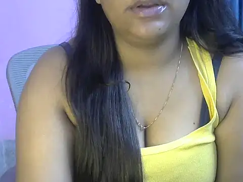 Queenxxx98 online show from February 5, 2026, 7:07 pm