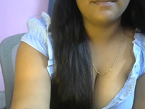 Queenxxx98 online show from May 31, 2026, 5:53 pm