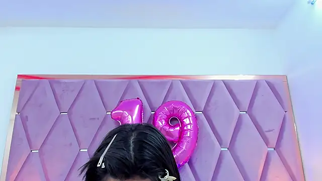 Snapshot of MaskedGirl_ chatting on September 27, 2025, 12:43 pm MaskedGirl online show from September 27, 2025, 12:43 pm